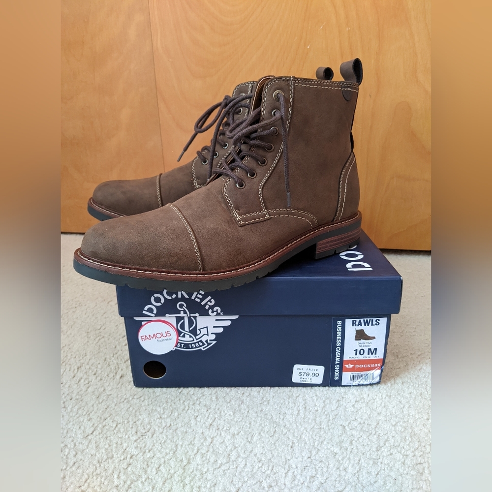 BNIB Men's Dockers brown boots with zipper